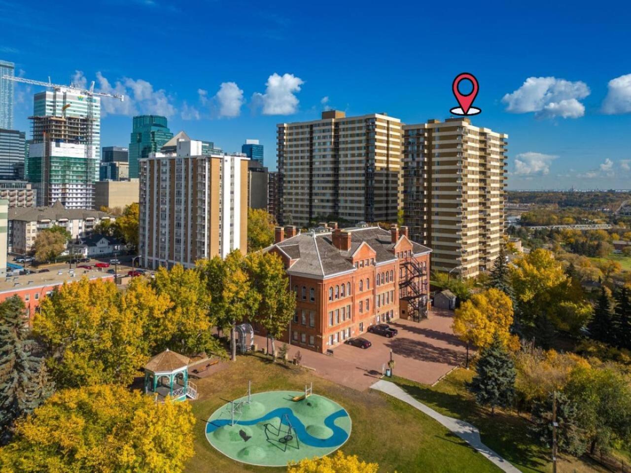 Апартаменти Prime Location Near Jasper Ave With Downtown Views, Netflix, Gym, Sauna, Sleeps 4 Едмонтон Екстер'єр фото