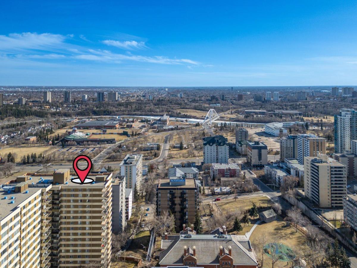 Апартаменти Prime Location Near Jasper Ave With Downtown Views, Netflix, Gym, Sauna, Sleeps 4 Едмонтон Екстер'єр фото